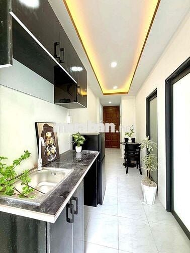 Cho Thuê Căn Hộ 2PN Ban Công Ngay Ngã Tư Hàng Xanh ,Gần VLU CS3,Hutech