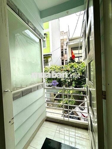 Cho Thuê Căn Hộ 2PN Ban Công Ngay Ngã Tư Hàng Xanh ,Gần VLU CS3,Hutech
