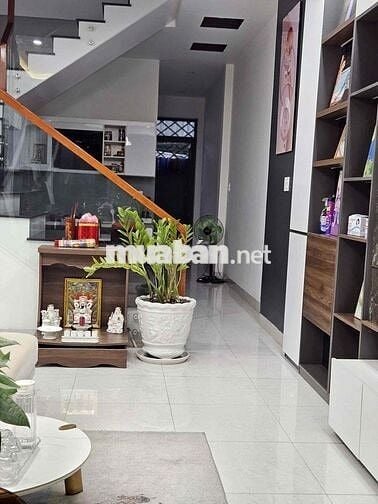 nhà xây ở nhưng chuyển chỗ làm cần bán