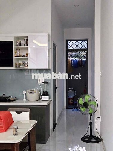 nhà xây ở nhưng chuyển chỗ làm cần bán
