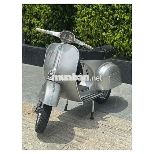 Vespa cổ Sprint 150 dọn mới nguyên con, xe nhập Ý