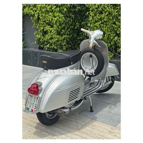 Vespa cổ Sprint 150 dọn mới nguyên con, xe nhập Ý