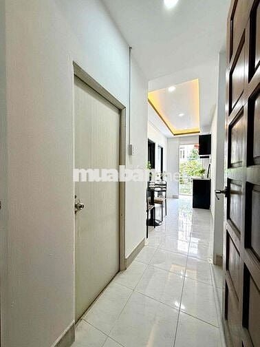 Cho Thuê Căn Hộ 2PN Ban Công Ngay Ngã Tư Hàng Xanh ,Gần VLU CS3,Hutech