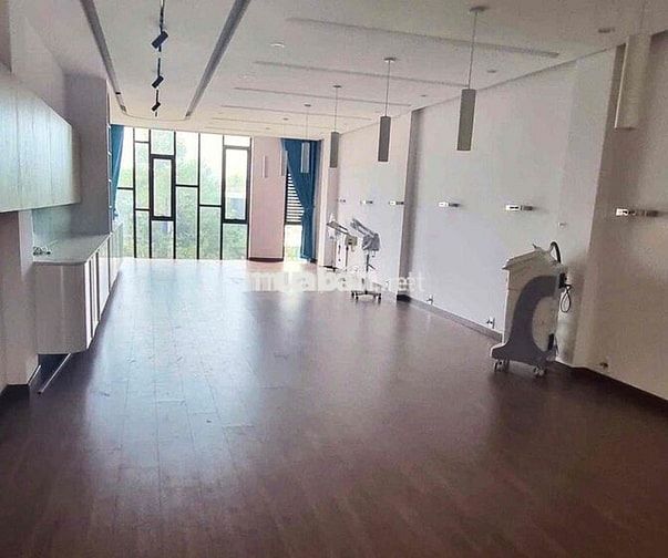 Cho Thuê Toà Nhà 6 Tầng Mặt Tiền Phan Bội Châu