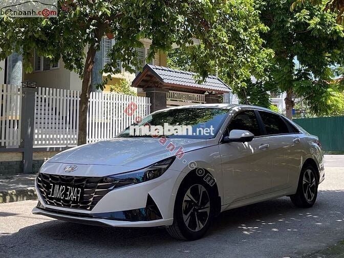 Hyundai Elantra 1.6 AT Đặc biệt 2023