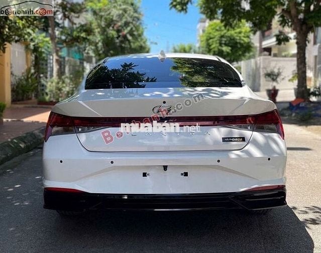 Hyundai Elantra 1.6 AT Đặc biệt 2023