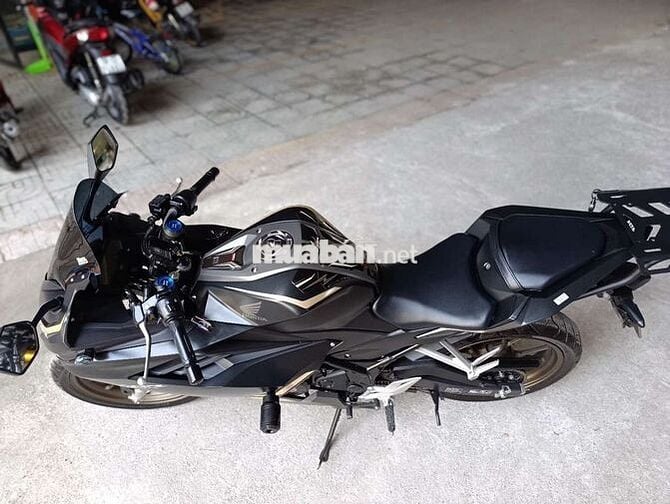 CBR150 Đen tem vàng đồng mới 95%