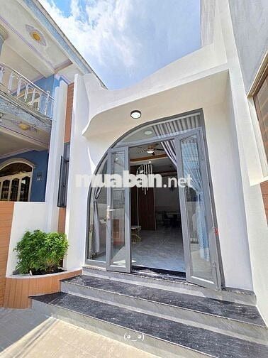 EM Bán căn nhà thiết kế theo phong cách hiện đại, tọa lạc gần Chợ Th