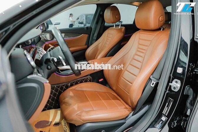 Mercedes E300 AMG sx2019 odo 38k km biển SG 1 chủ