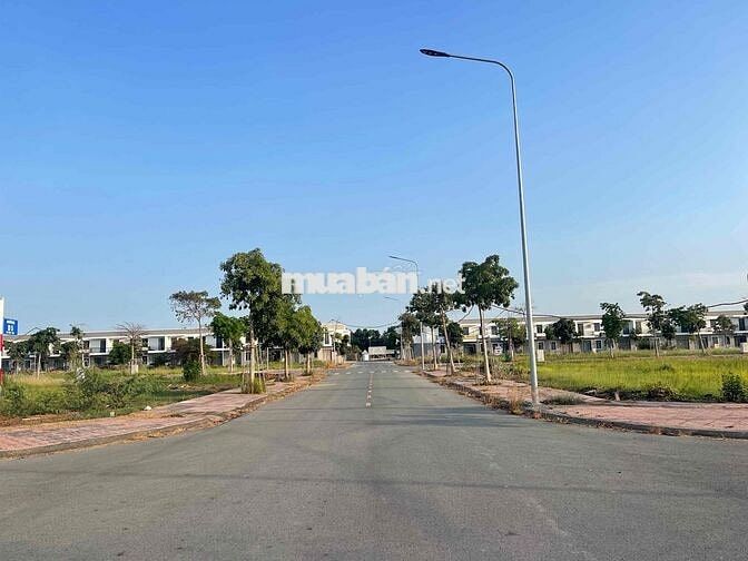 Bán Mega city Bến Cát A38 N16 giá chỉ 1 tỷ bao phí sang tên và 5%