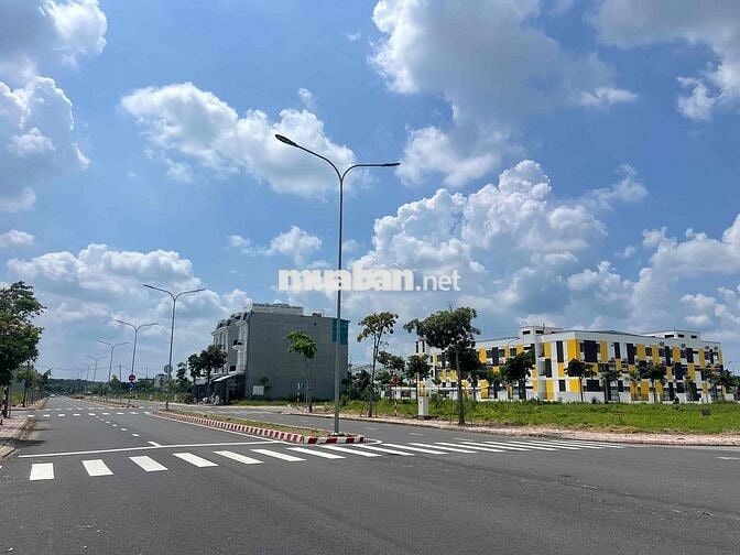 Bán Mega city Bến Cát A38 N16 giá chỉ 1 tỷ bao phí sang tên và 5%
