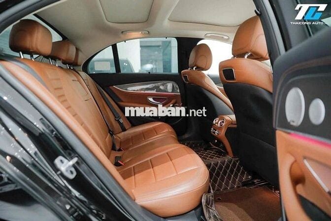 Mercedes E300 AMG sx2019 odo 38k km biển SG 1 chủ
