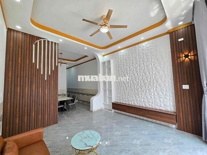 EM Bán căn nhà thiết kế theo phong cách hiện đại, tọa lạc gần Chợ Th