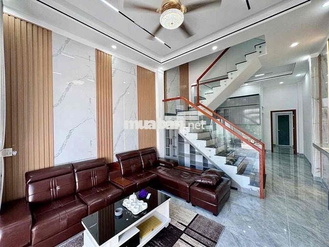 BÁN NHÀ 1 TRỆT 1 LẦU  NGAY UBND PHƯỜNG TÂN VAN