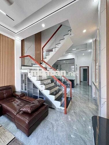 BÁN NHÀ 1 TRỆT 1 LẦU  NGAY UBND PHƯỜNG TÂN VAN