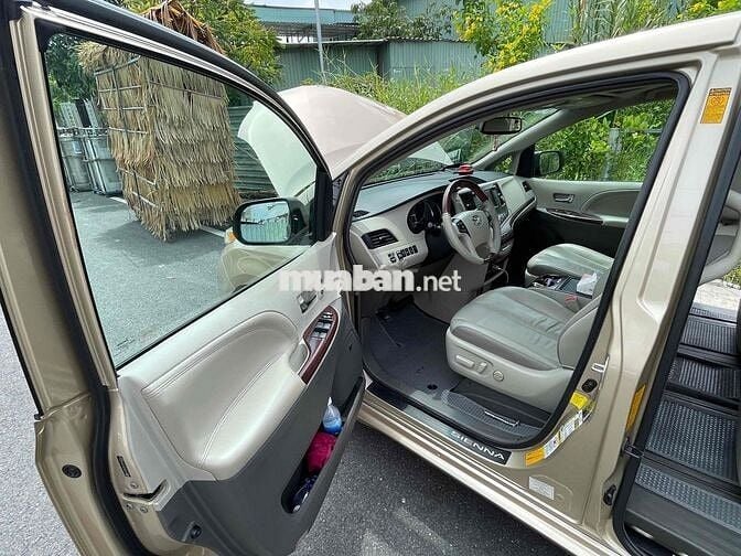 Bán TOYOTA SIENNA SX- 2013 - bản LIMITED 4WD