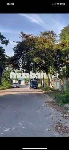 Cần bán lô đất S100m2 nằm trong lõi khu vệ tinh Hòa Lạc.Với 47tr /m2