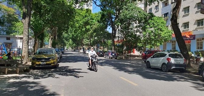 Bán biệt thự  KĐT Bán Đảo Linh Đàm , DT 300 m2, lô góc, mặt phố, KD!