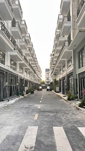 siêu phẩm nhà phố-5tầngđẳng cấp-full nội thất cao cấp-dòng tiền40triệu