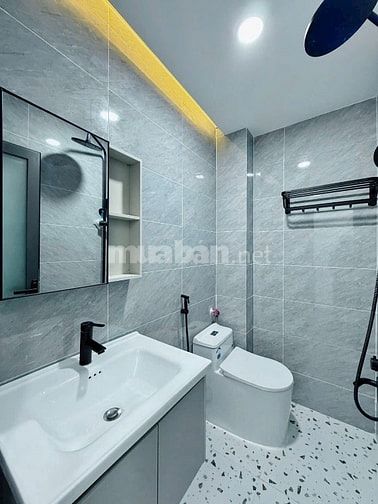 Bán nhà 52,4m2 Đoàn Văn Bơ, P13, Q4. 1 trệt 1 lầu, Gần ĐH Ng.Tất Thành