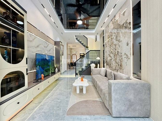 Bán nhà 52,4m2 Đoàn Văn Bơ, P13, Q4. 1 trệt 1 lầu, Gần ĐH Ng.Tất Thành