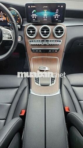 GLC200 4MATIC bản V1 sx 2022