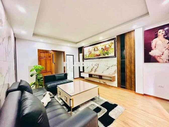 Do chuyển đổi công việc tôi cần bán nhà phân lô phố Thái Thịnh 7tầng