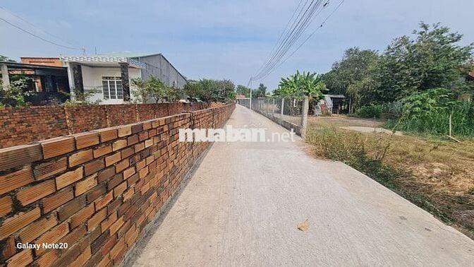 Bán 400m2 đất Lộc Giang, full thổ cư, cách chợ Lộc Giang 700m