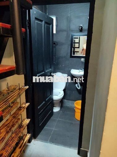 CHÍNH CHỦ CHO THUÊ NHÀ 1 TRỆT 1 LẦU 25M2, GẦN CHỢ BÀ CHIỄU, Ở NGAY