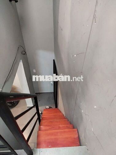 CHÍNH CHỦ CHO THUÊ NHÀ 1 TRỆT 1 LẦU 25M2, GẦN CHỢ BÀ CHIỄU, Ở NGAY