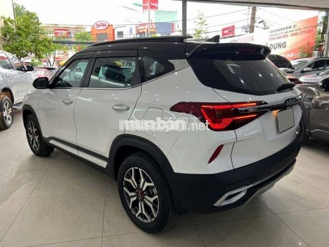 Kia Seltos 1.6 AT Luxury 2023 – 3400km
