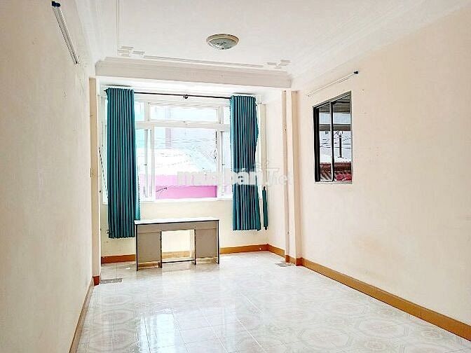 Cho thuê nhà 3 lầu 3 phòng ngủ Nguyễn Thị Minh Khai Quận 3 dt 168m2