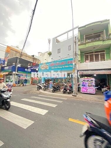 Cho thuê Góc 2 MT Khu Phan Xích Long gần Vạn Kiếp - ngang 8m lề rộng
