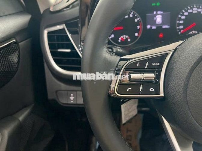 Kia Seltos 1.6 AT Luxury 2023 – 3400km