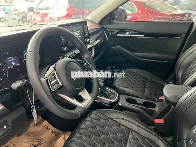 Kia Seltos 1.6 AT Luxury 2023 – 3400km