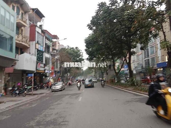 Do chuyển đổi công việc tôi cần bán nhà phân lô phố Thái Thịnh 7tầng