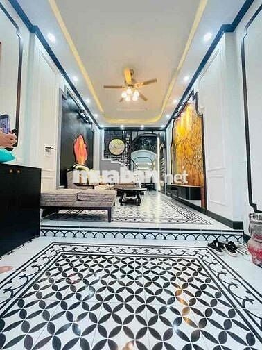 Do chuyển đổi công việc tôi cần bán nhà phân lô phố Thái Thịnh 7tầng