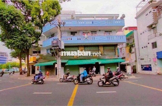 Gia đình đi định cư cần bán nhà đẹp, 2 mặt tiền, quận Phú Nhuận.