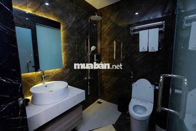 Bán Khách Sạn 10 tầng 66 phòng Chánh Nghĩa trung tâm Thủ Dầu Một