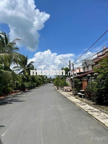 Bánđất thổ vườn 400m2 ngay TT Trảng Bàng, Tây Ninh. SHR, giá 900tr