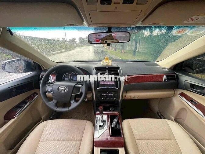 Toyota Camry 2013 2.0E Còn Đẹp Lắm
