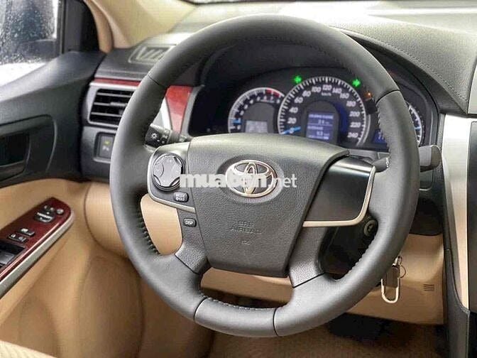 Toyota Camry 2013 2.0E Còn Đẹp Lắm