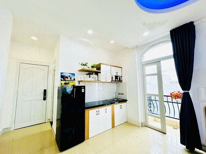 STUDIO CỬA SỔ BALCONY THANG MÁY NGAY NỘI BỘ SÂN BAY TÂN SƠN NHẤT