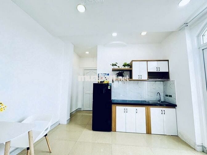 STUDIO CỬA SỔ BALCONY THANG MÁY NGAY NỘI BỘ SÂN BAY TÂN SƠN NHẤT