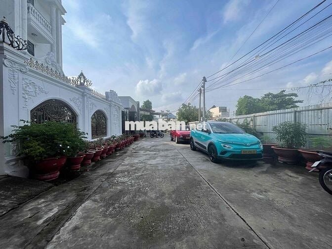 Bán nhà 10x22m Bình Hòa Thuận An , đg 9m 1 trệt 2 lầu, 5PN, giá 4.9 tỷ