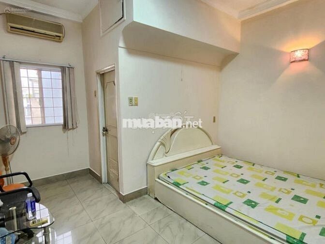 MT Trần Hưng Đạo , Quận 1 - 4,5x18 - 5 Tầng - Giá 60 Triệu