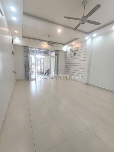 CĂN GÓC 2 LẦU MẶT TIỀN SỐ 71C ĐƯỜNG TRƯƠNG VĂN THÀNH. HIỆP PHÚ. QUẬN 9