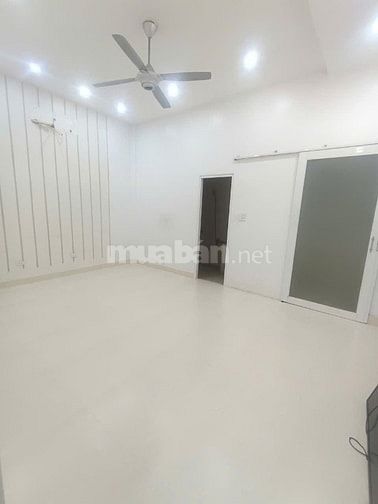 CĂN GÓC 2 LẦU MẶT TIỀN SỐ 71C ĐƯỜNG TRƯƠNG VĂN THÀNH. HIỆP PHÚ. QUẬN 9