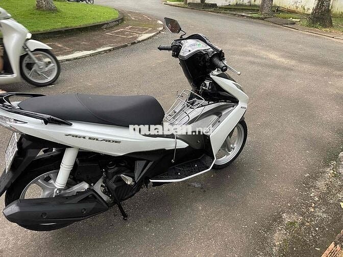 AB 125i màu trắng moi keng. tra gop
