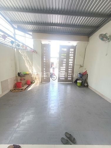 CĂN GÓC 2 LẦU MẶT TIỀN SỐ 71C ĐƯỜNG TRƯƠNG VĂN THÀNH. HIỆP PHÚ. QUẬN 9